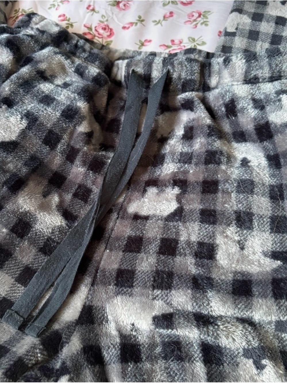 2/$25💌 Plush Checkered Pajama Pants - Black & Gray